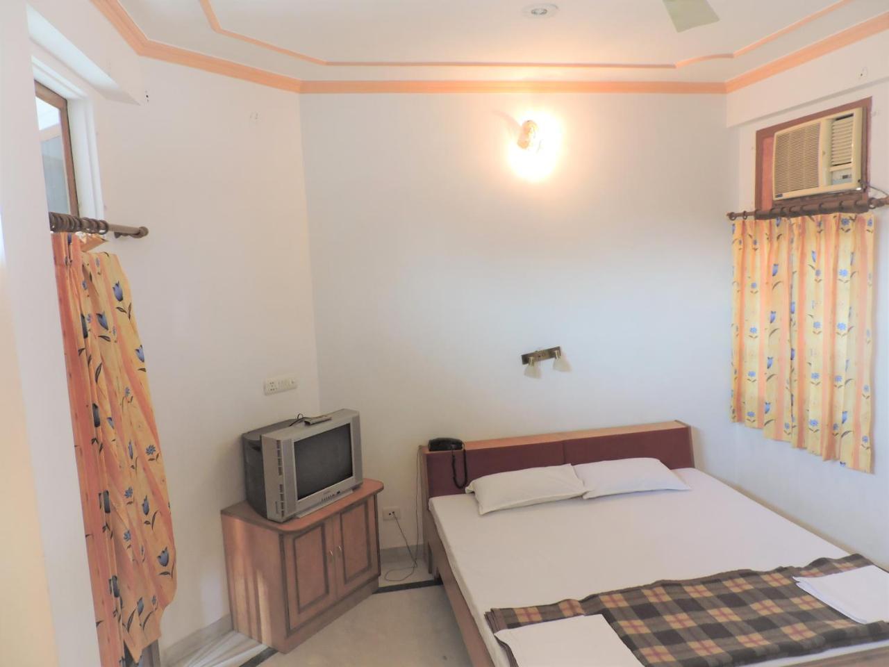 Karni Niwas 4*