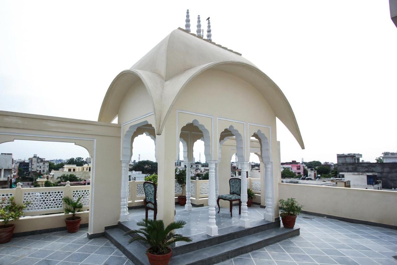 Hotel Oyo 18308 Kishanpur Haveli