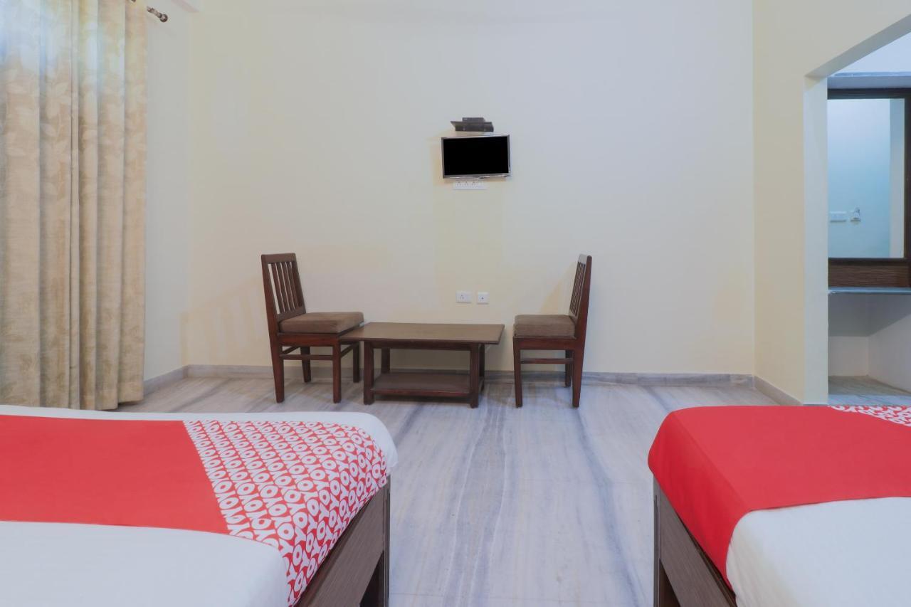 Oyo 24535 Payas Hotel