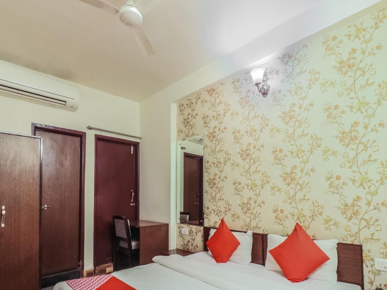 Oyo 6133 View Hotel 2*