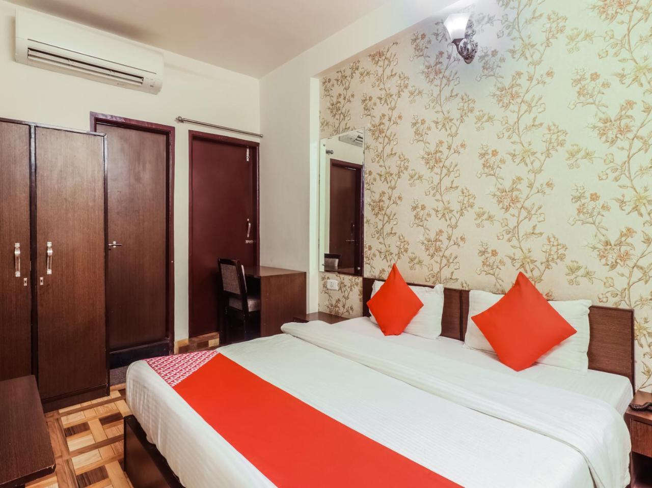 Oyo 6133 View Hotel 2*