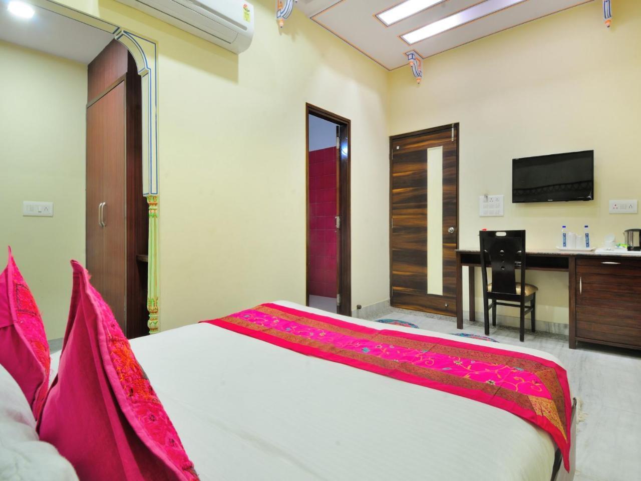 Hotel Jorawar A Heritage Haveli 3*