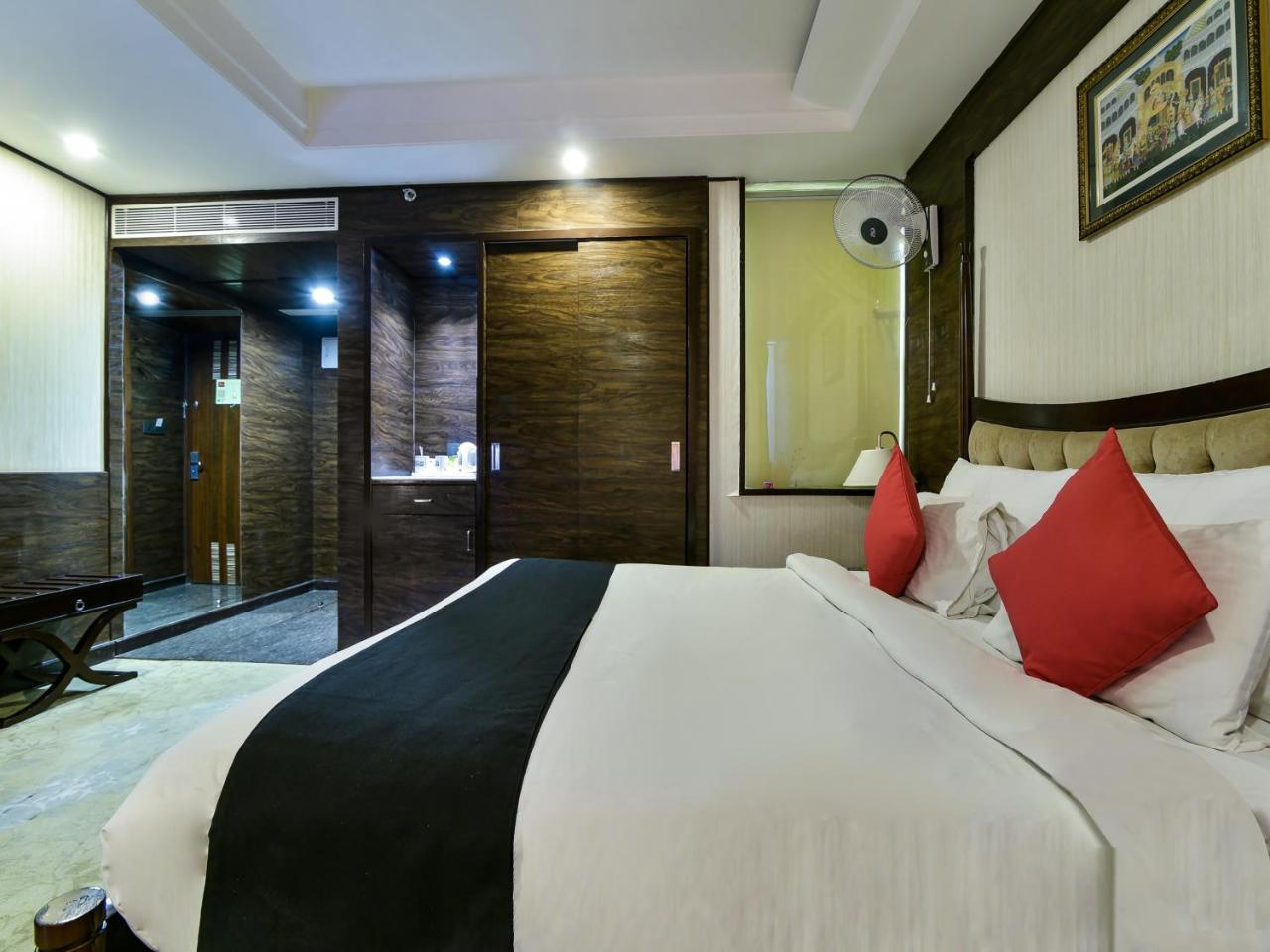 Polo And Hotel