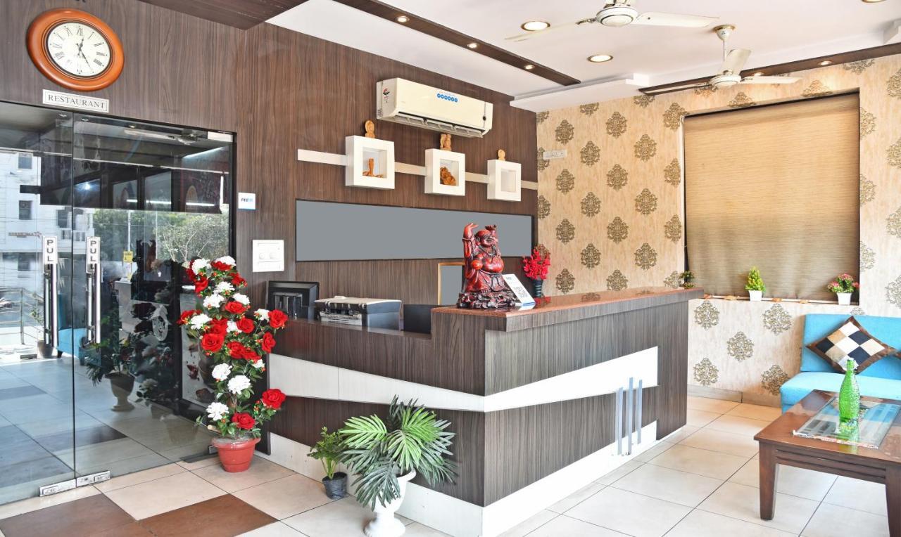 Hotel Oyo 9139 Pride 3*