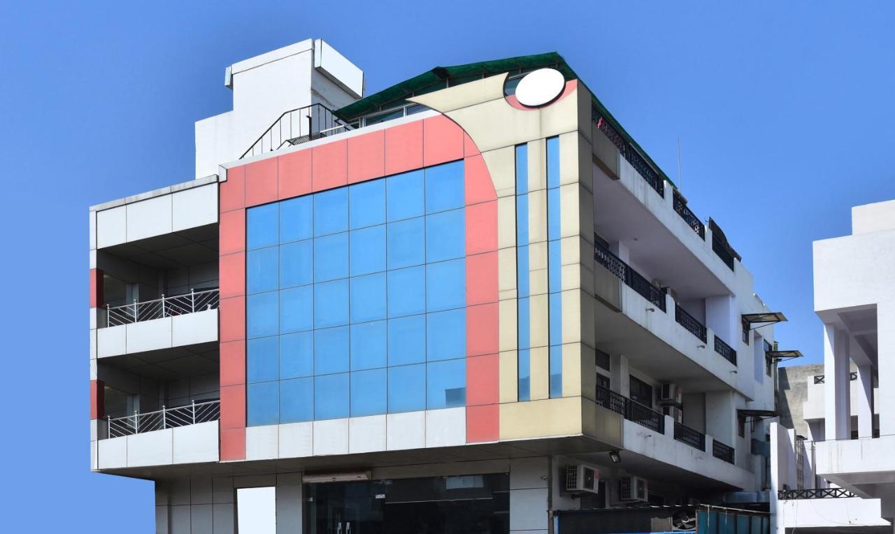 Oyo 9139 Pride Hotel