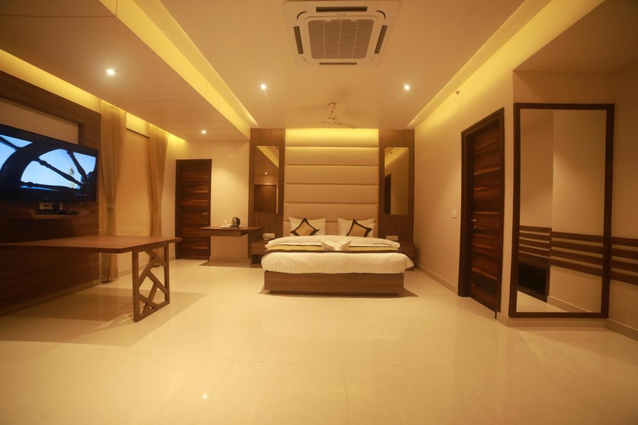 Hotel Le Grande Jaipur