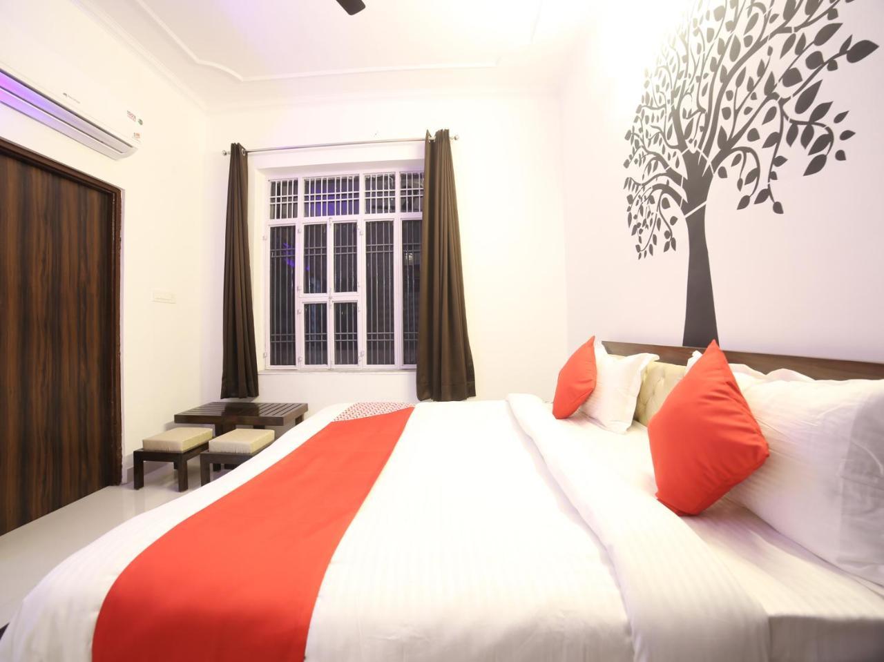Flagship Crossroads Hotel