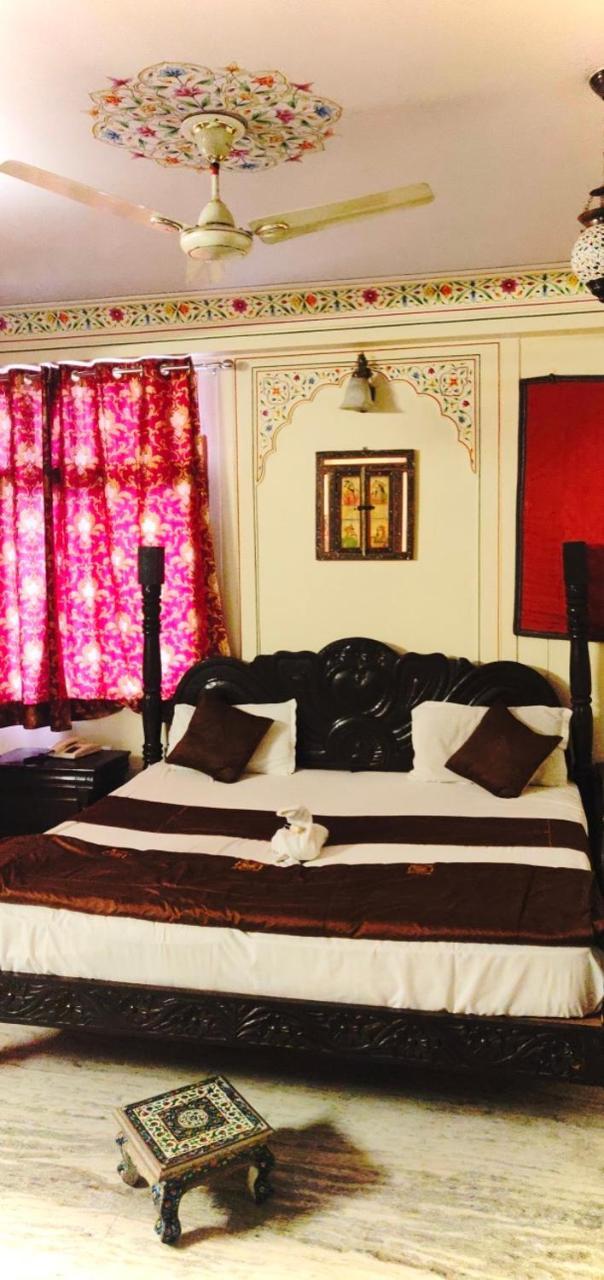 Gulab Garh 3*