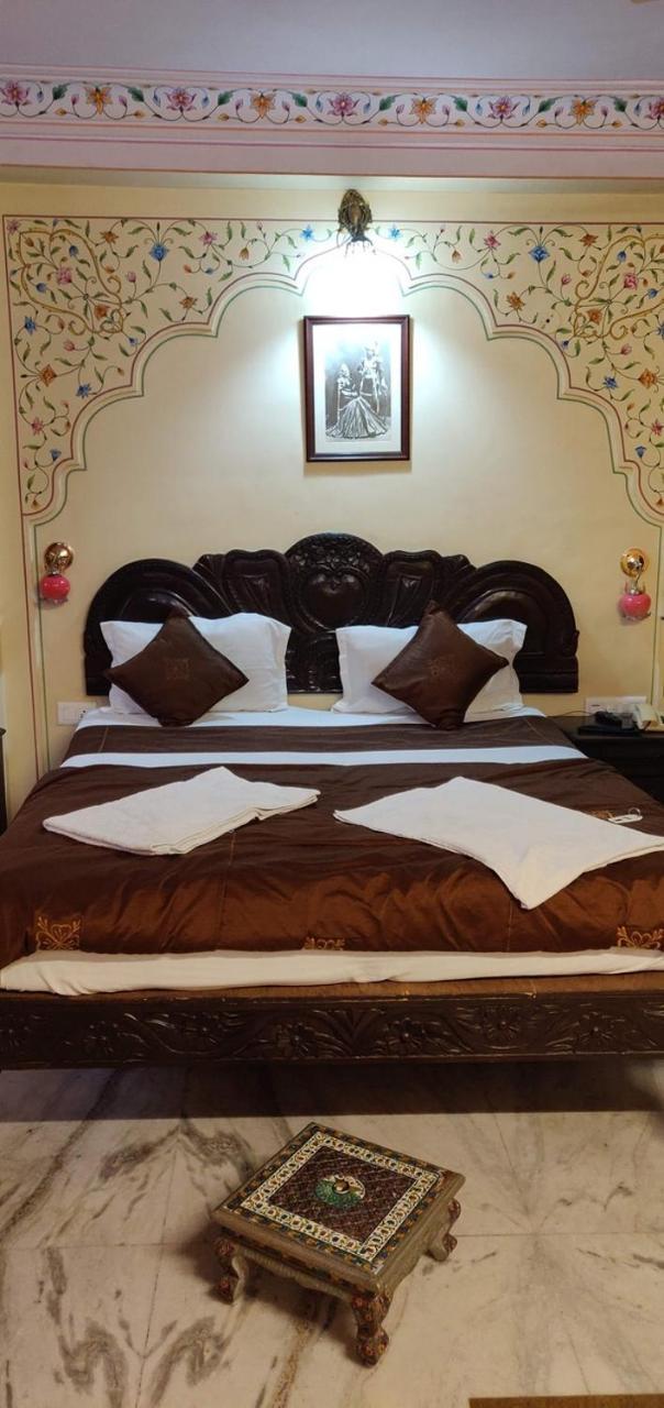 Gulab Garh 3*