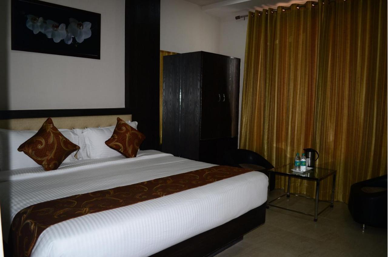 Hotel Paramount 3*