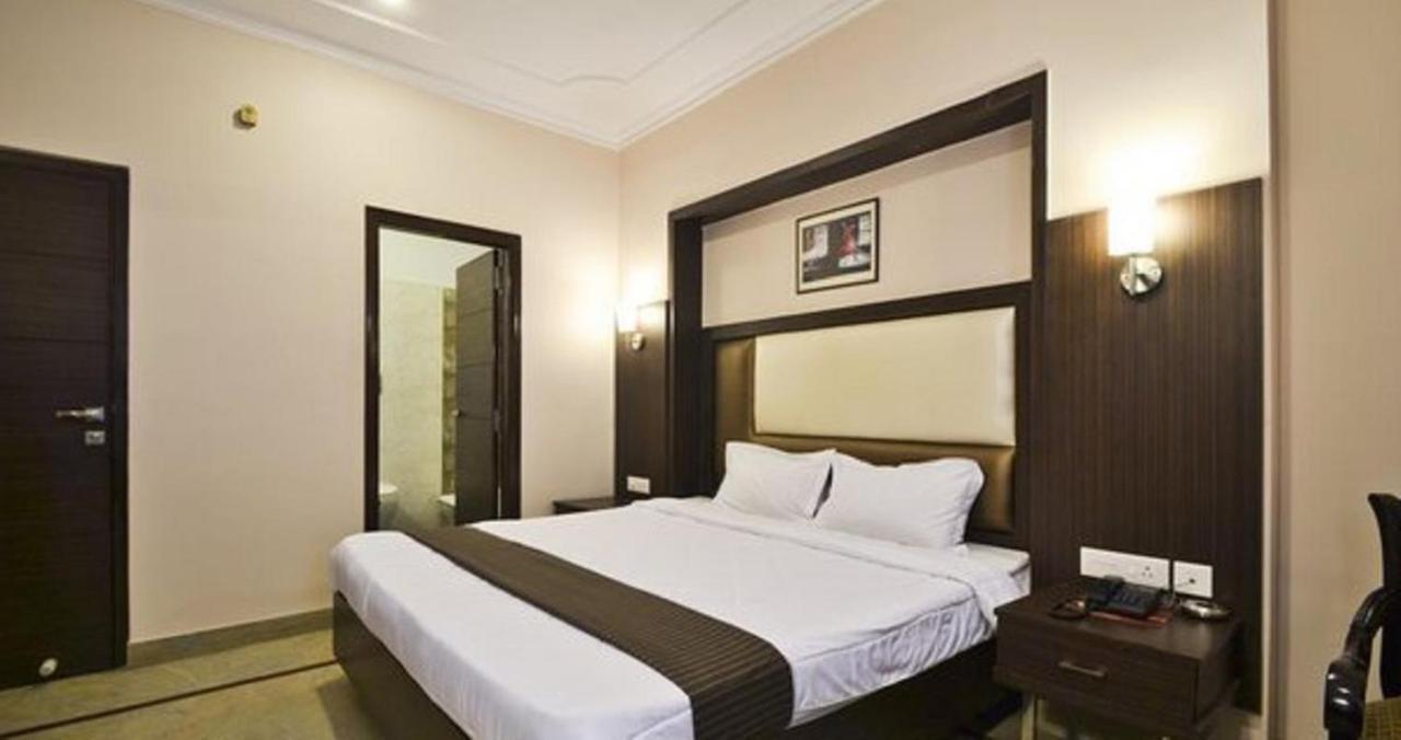 Paramount Hotel Jaipur