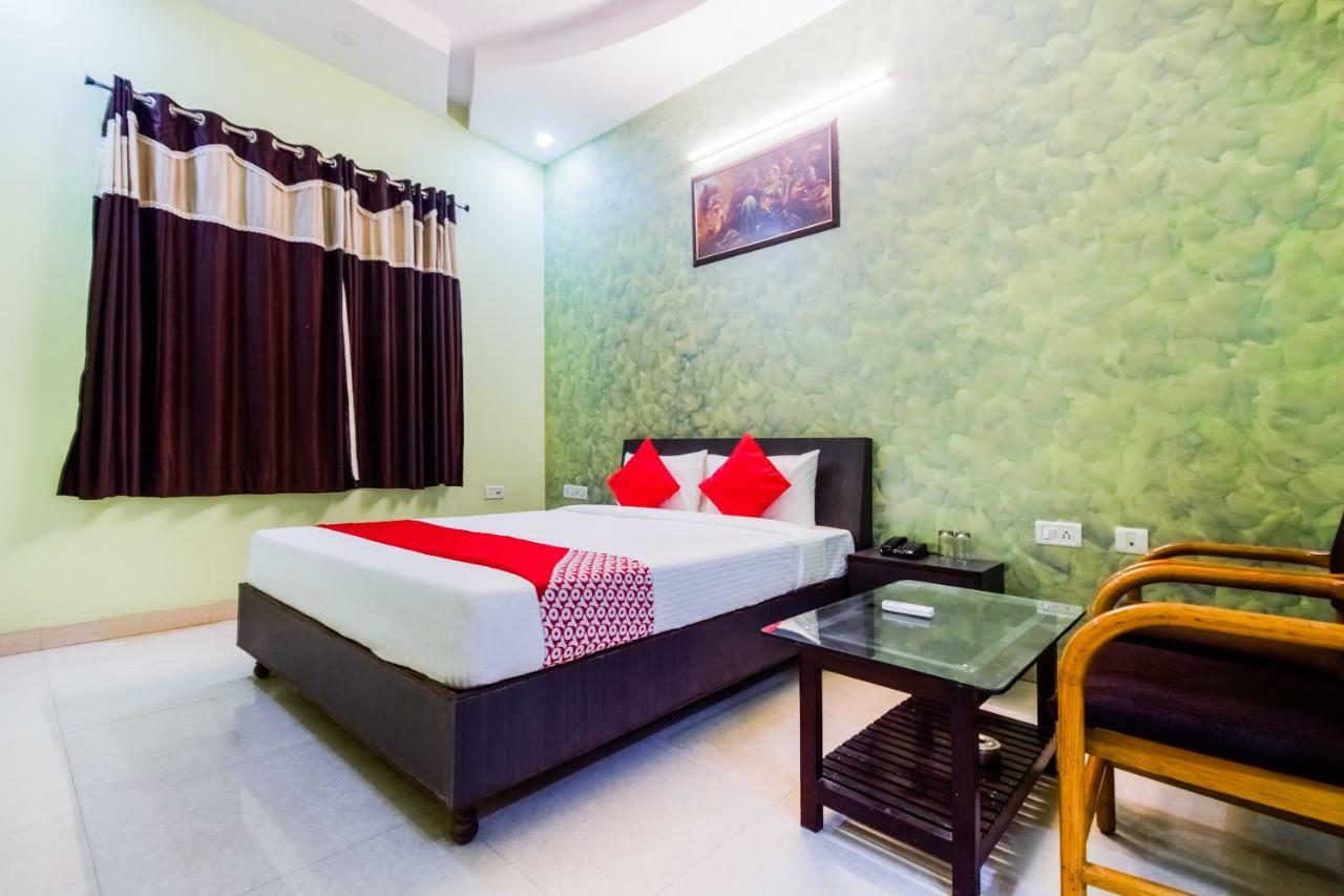 Hotel Oyo 23995 Aan Milan