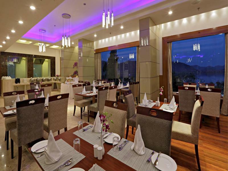 Hotel Regenta Jal Mahal,