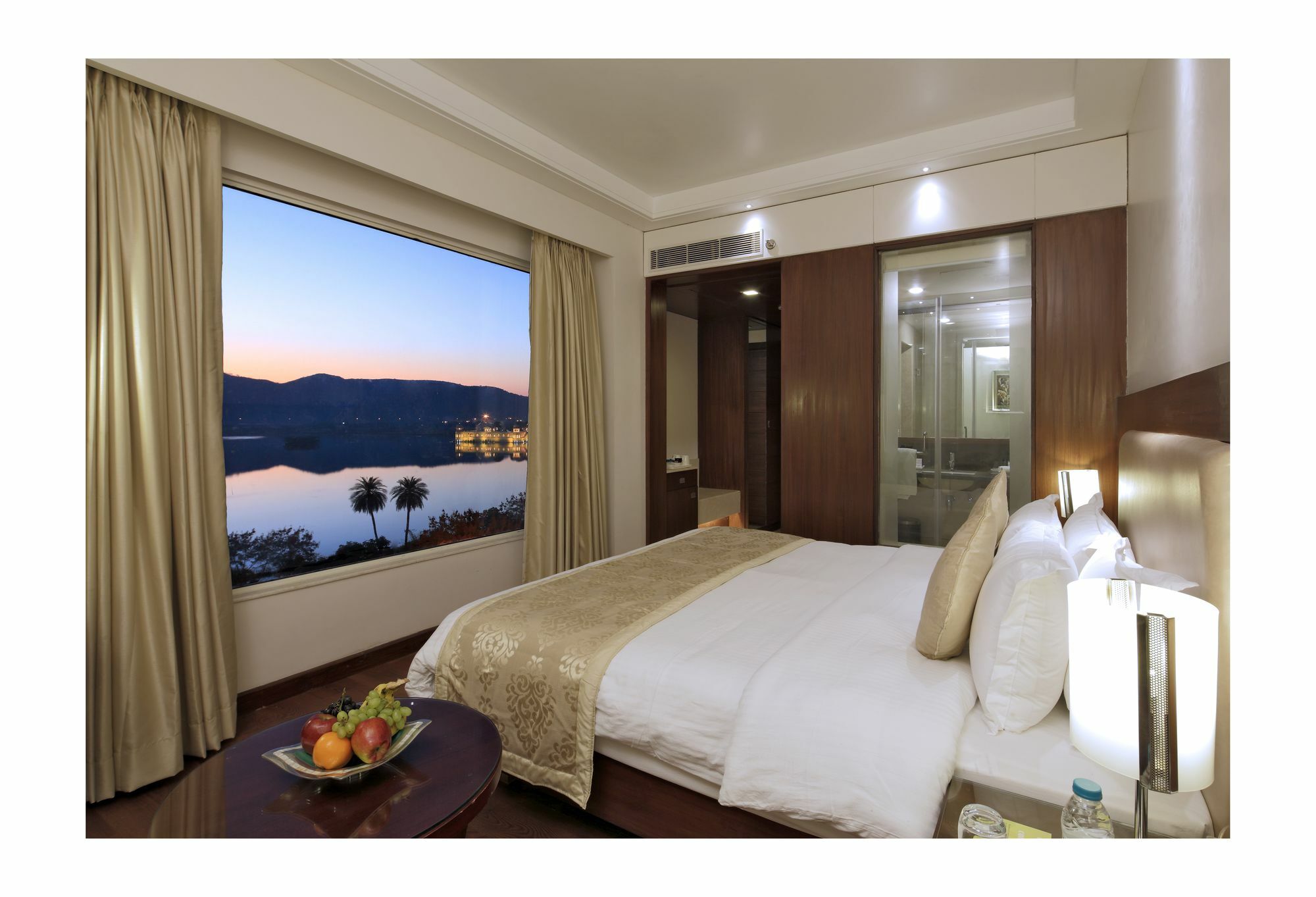 Hotel Regenta Jal Mahal,