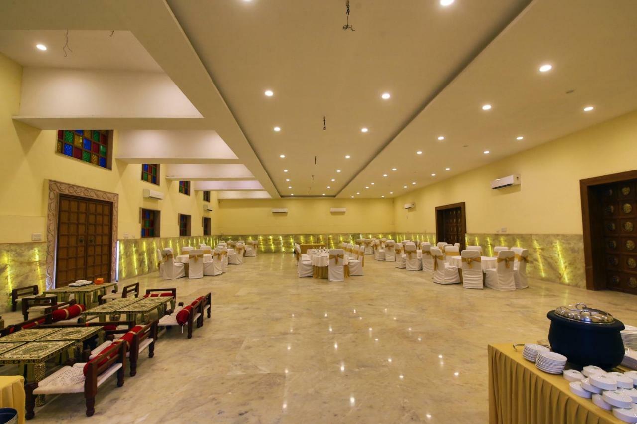The Jal Mahal Hotel 4*