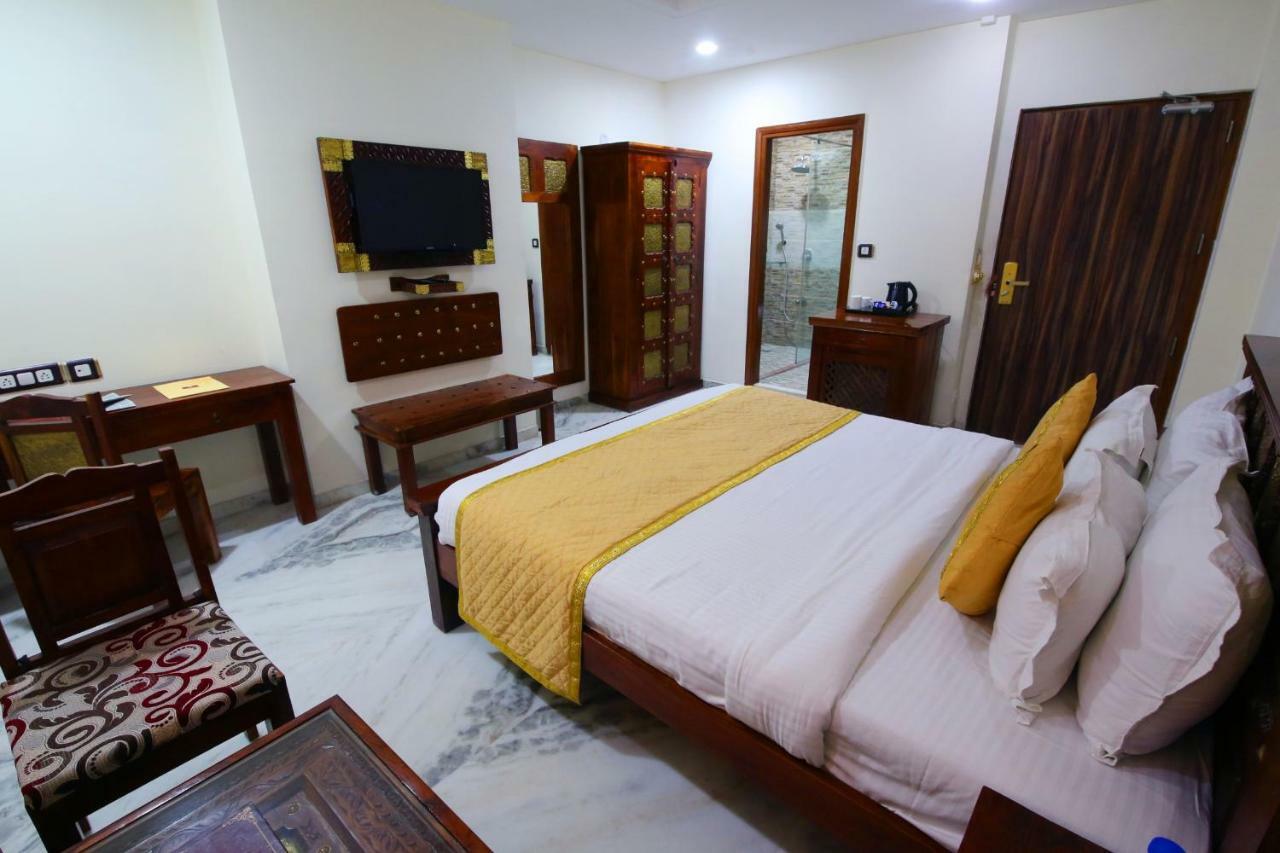 The Jal Mahal Hotel 4*