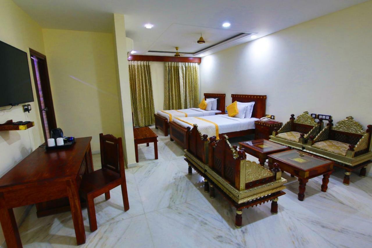 The Jal Mahal Hotel Jaipur