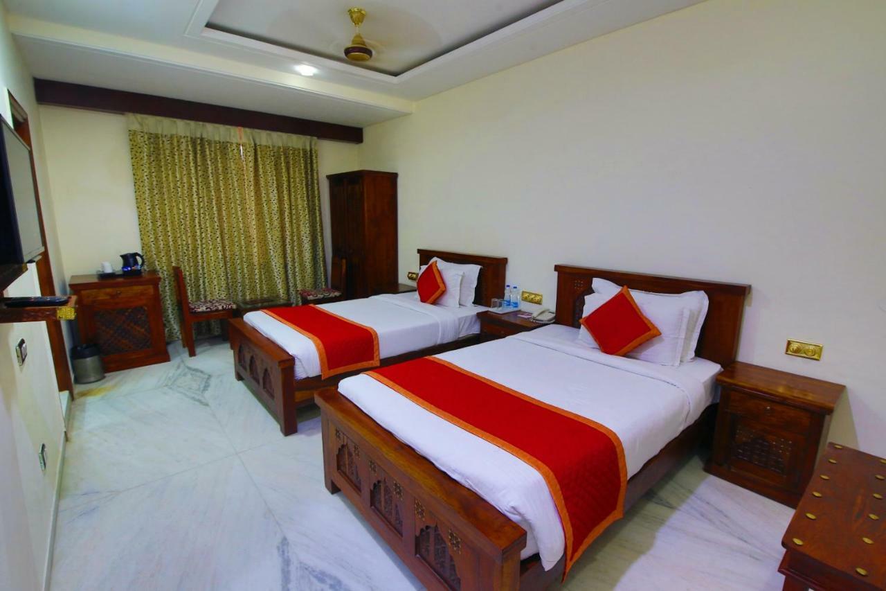 The Jal Mahal Hotel Jaipur