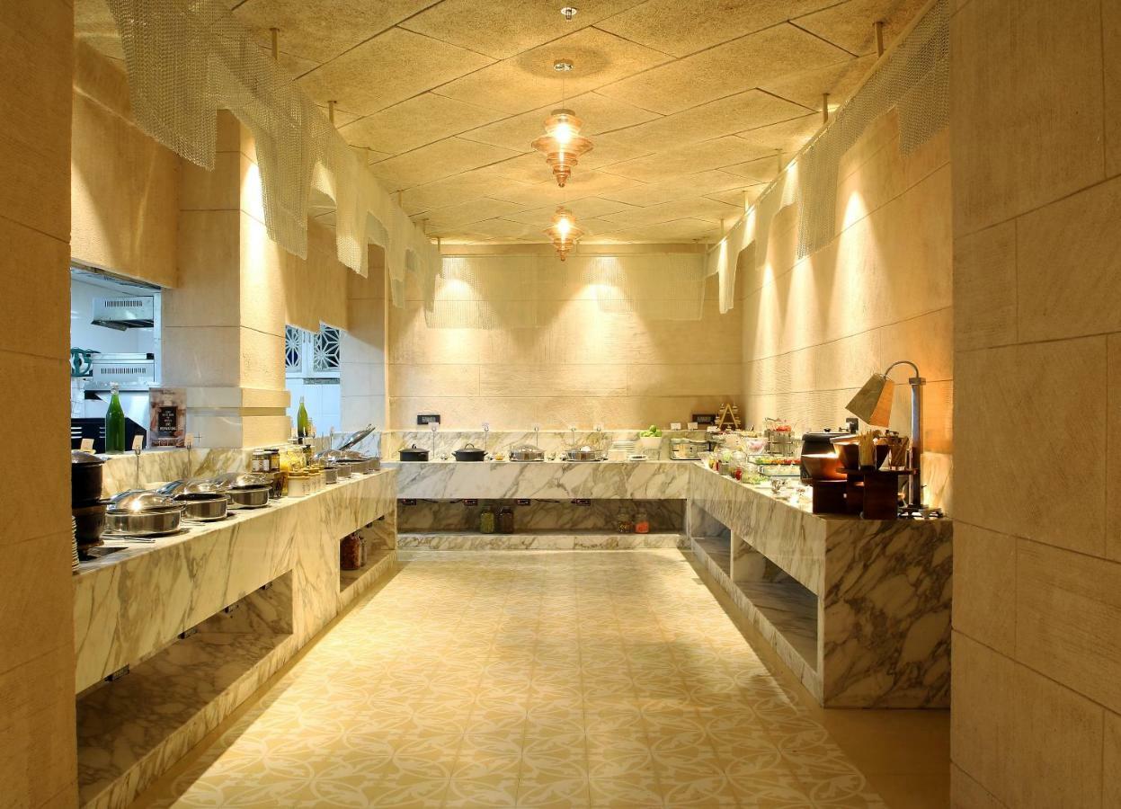 Hotel Sarovar Premiere 5*