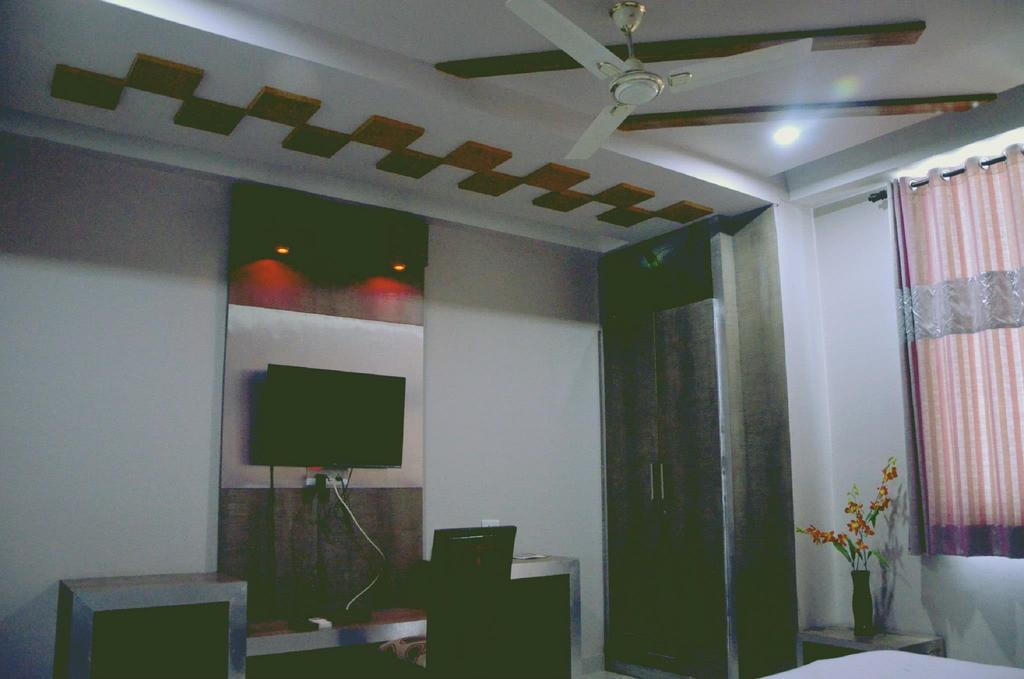 Shivam Paradise Hotel