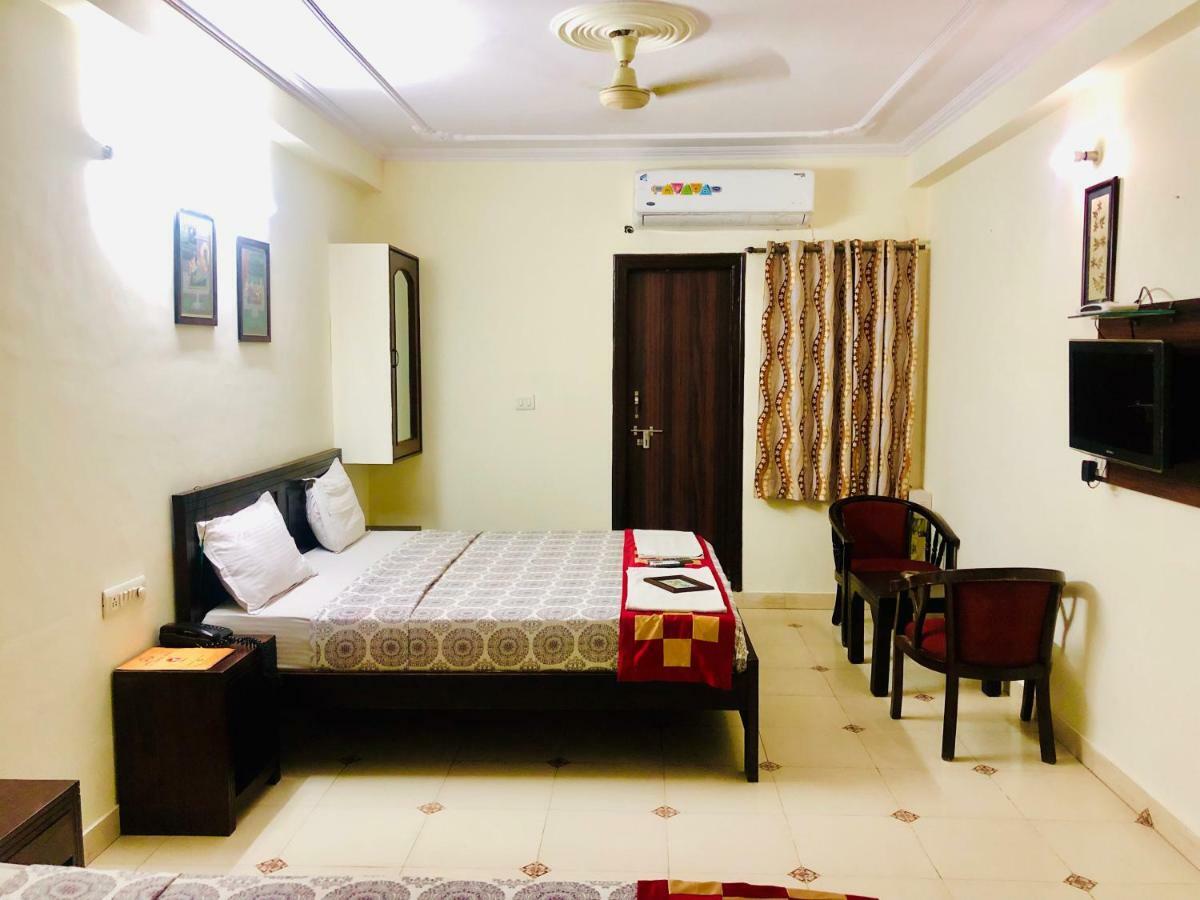 Hotel Classic Near Railway Station 3*