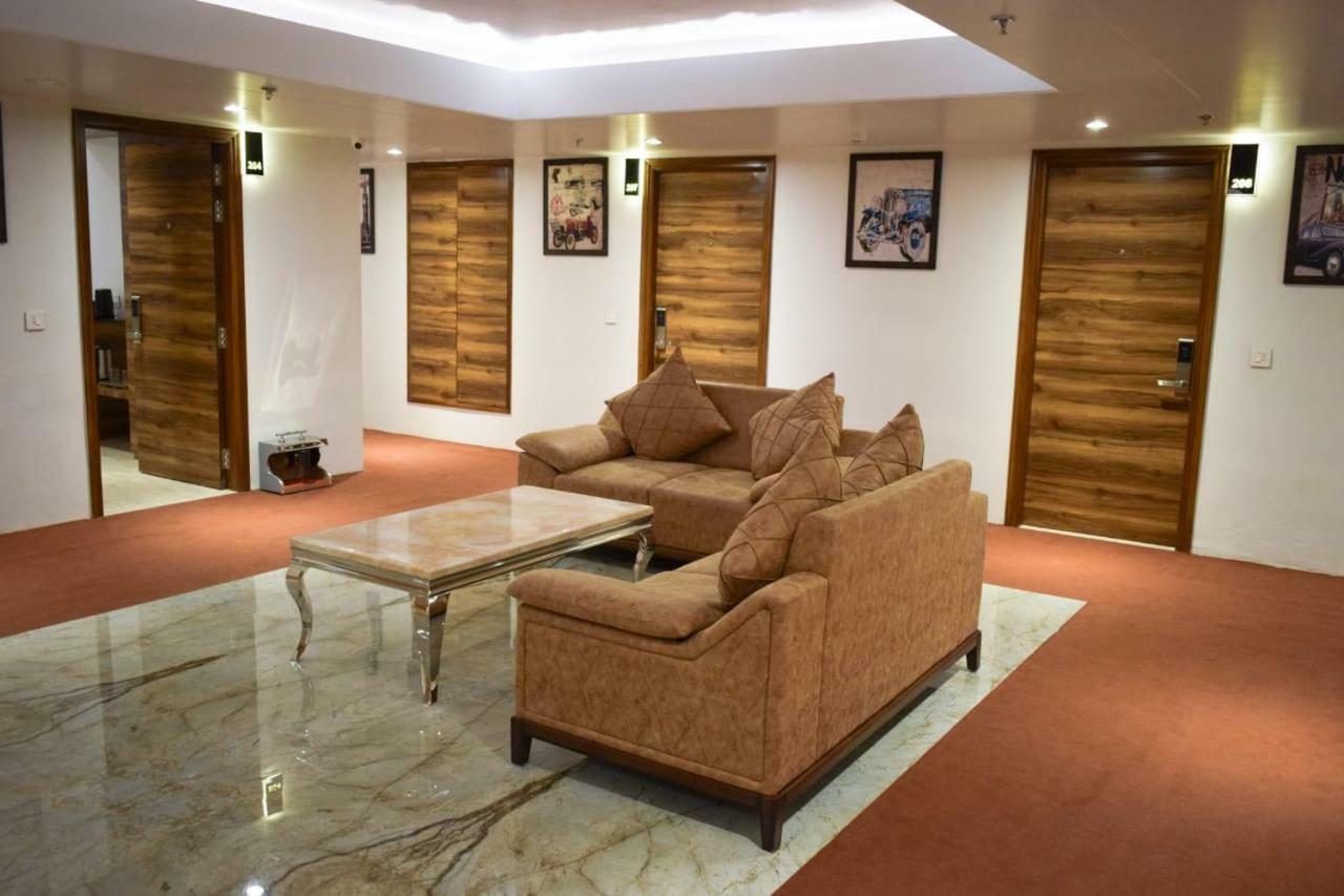 County Vaishali Nagar, 3*