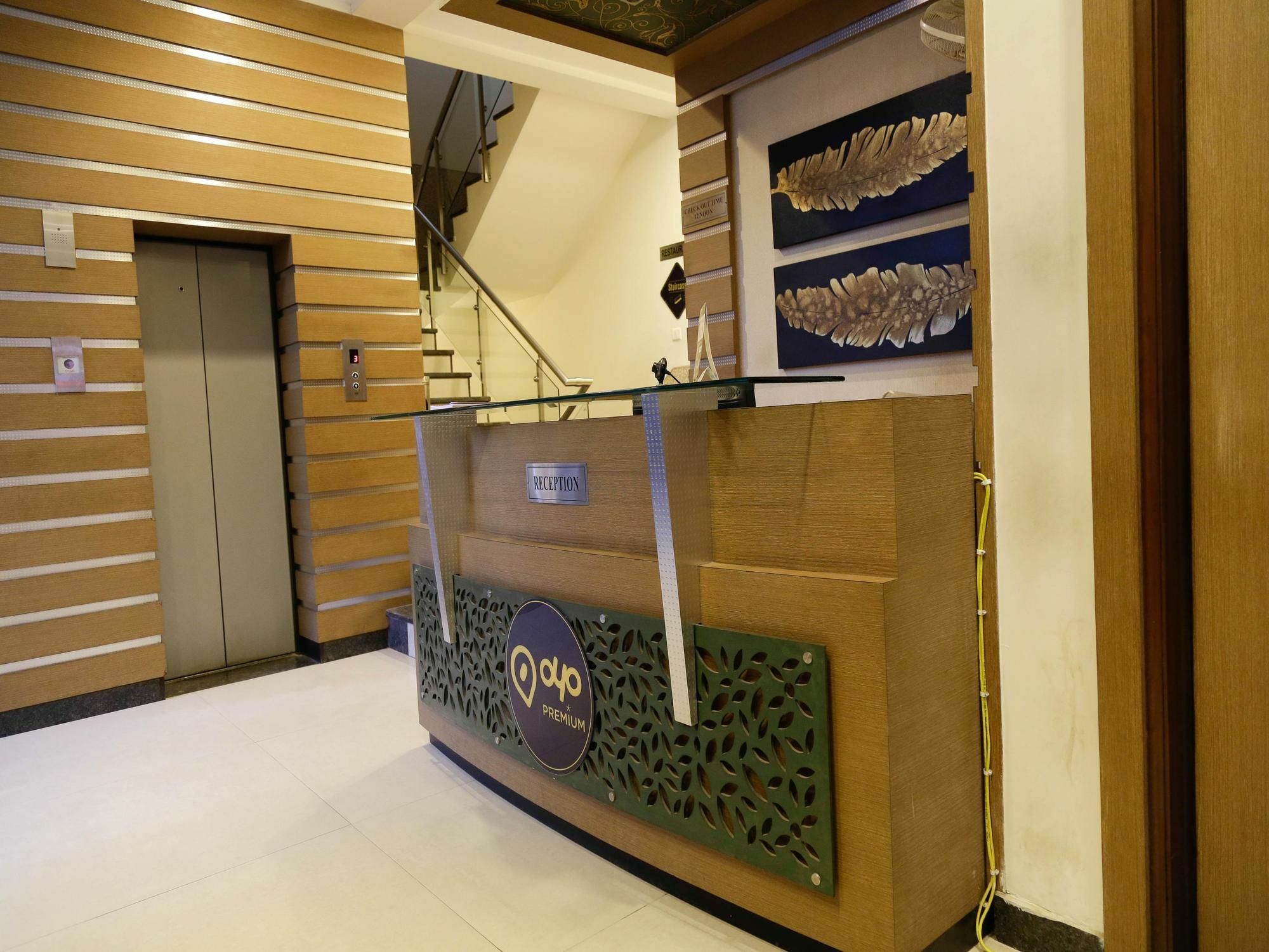 Oyo Premium Airport Extension Hotel Jaipur