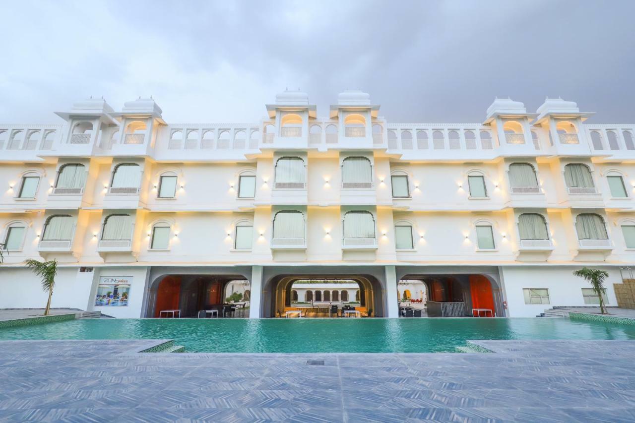 Zone Palace By The Park Resort