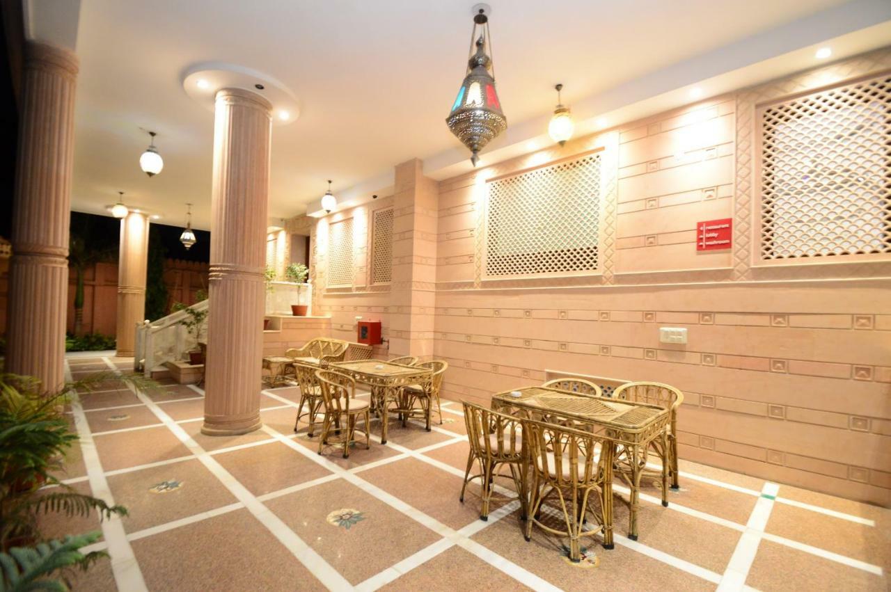 Hotel Lilypool - The Heritage Jalmahal Jaipur