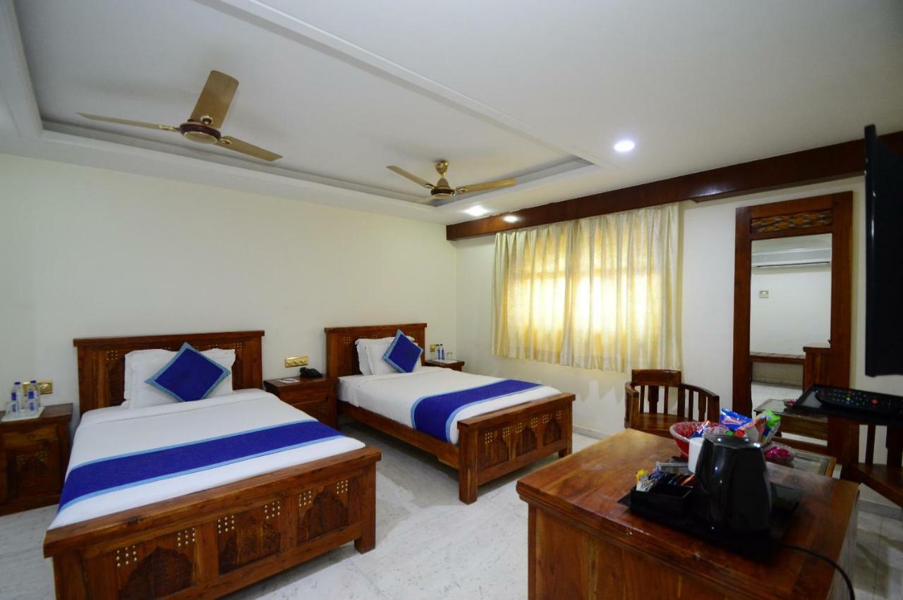 Lilypool - The Heritage Jalmahal Hotel