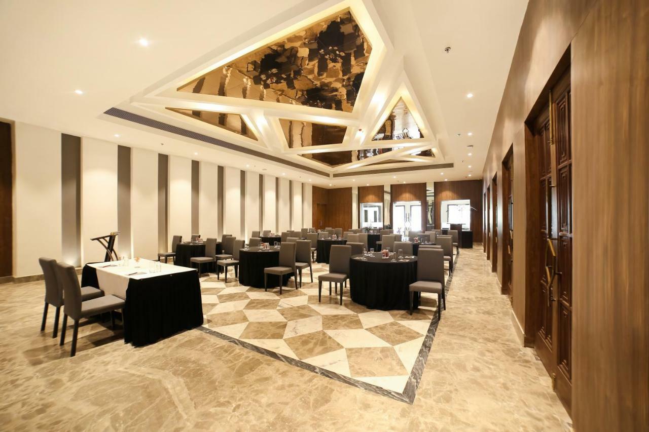 Zone Palace By The Park 4*