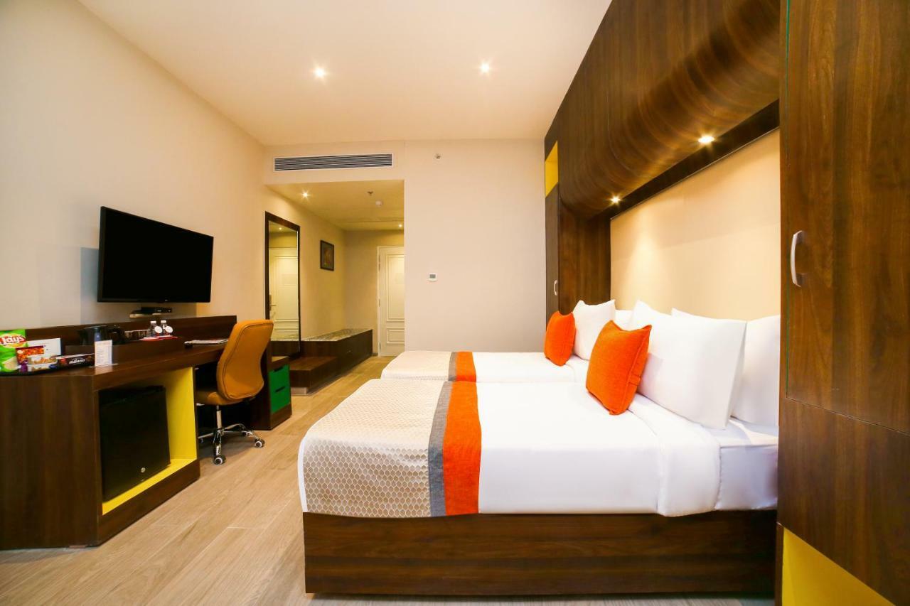 Zone Palace By The Park 4*