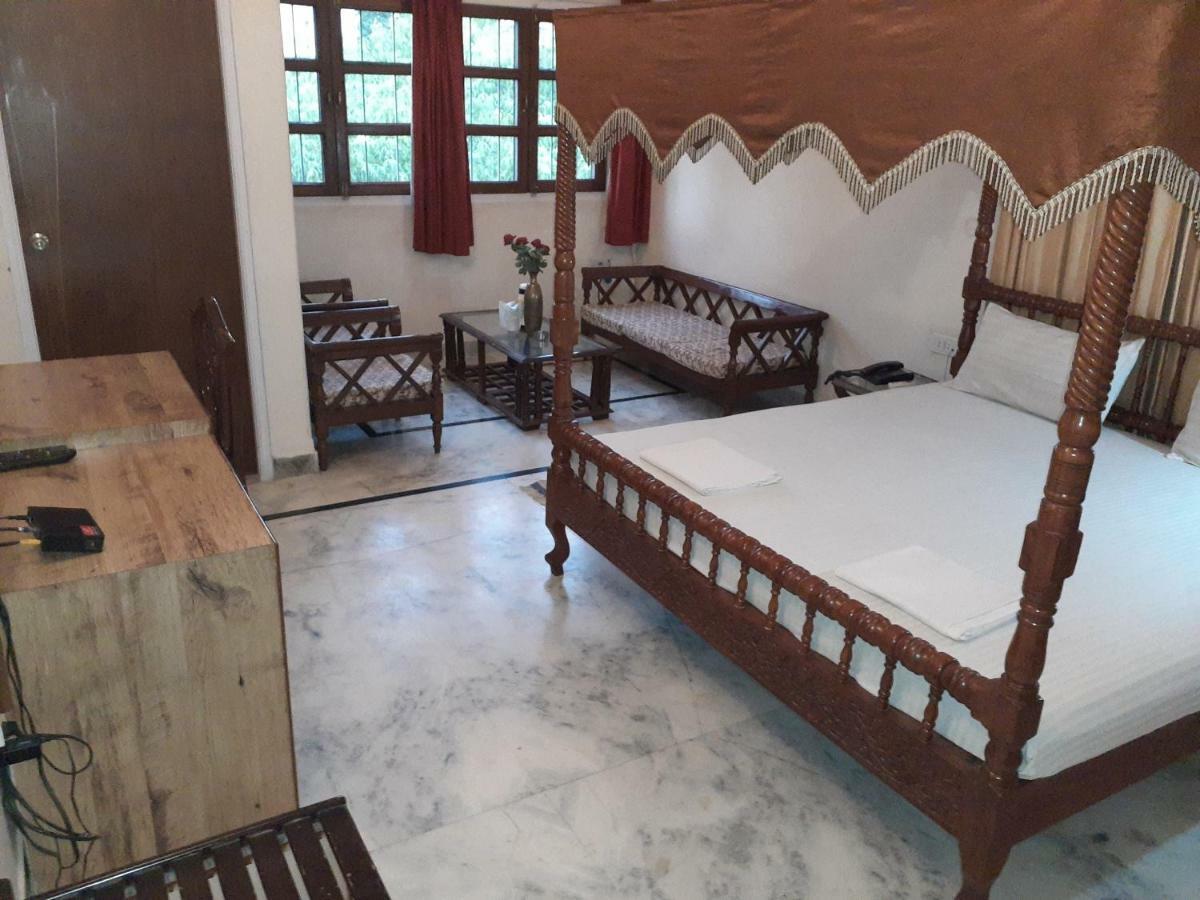 Hotel Anuraag
