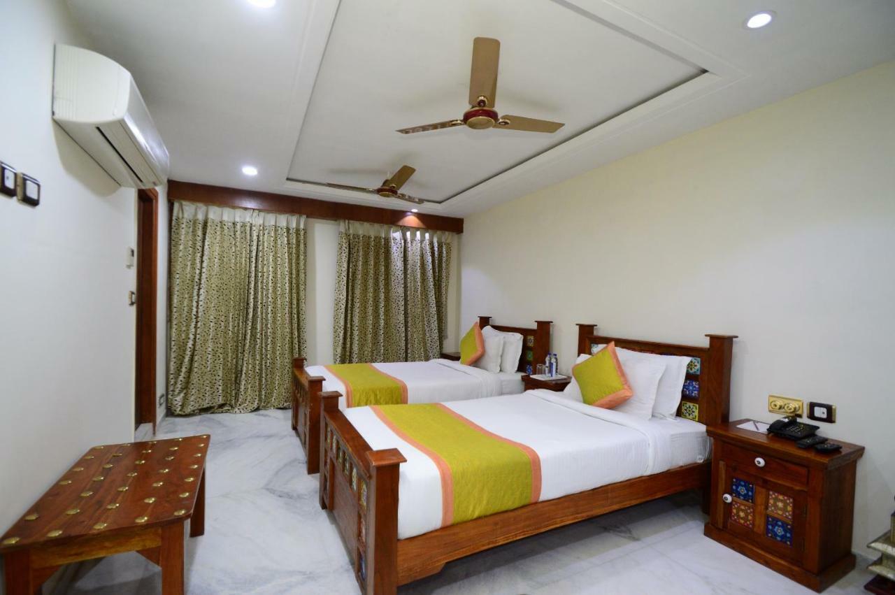 Lilypool - The Heritage Jalmahal Hotel Jaipur