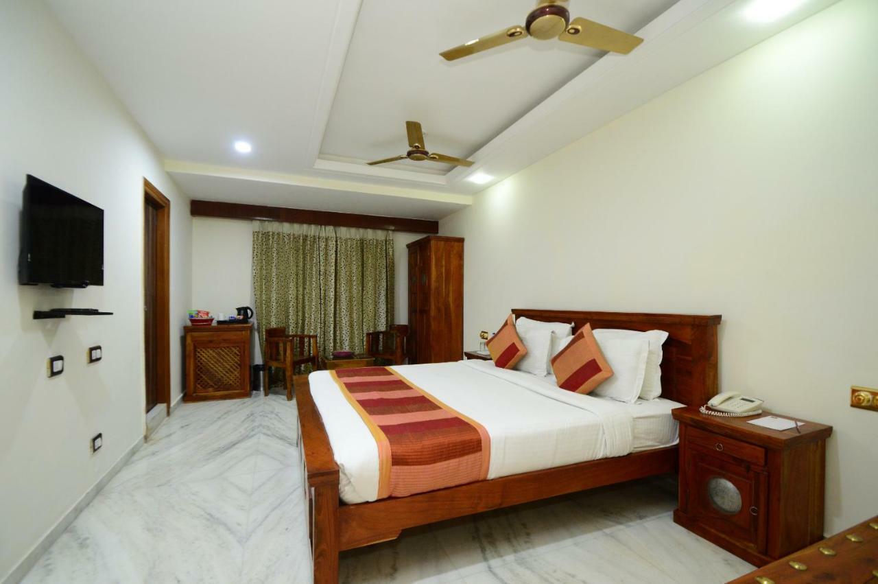 The Jal Mahal 4* Jaipur