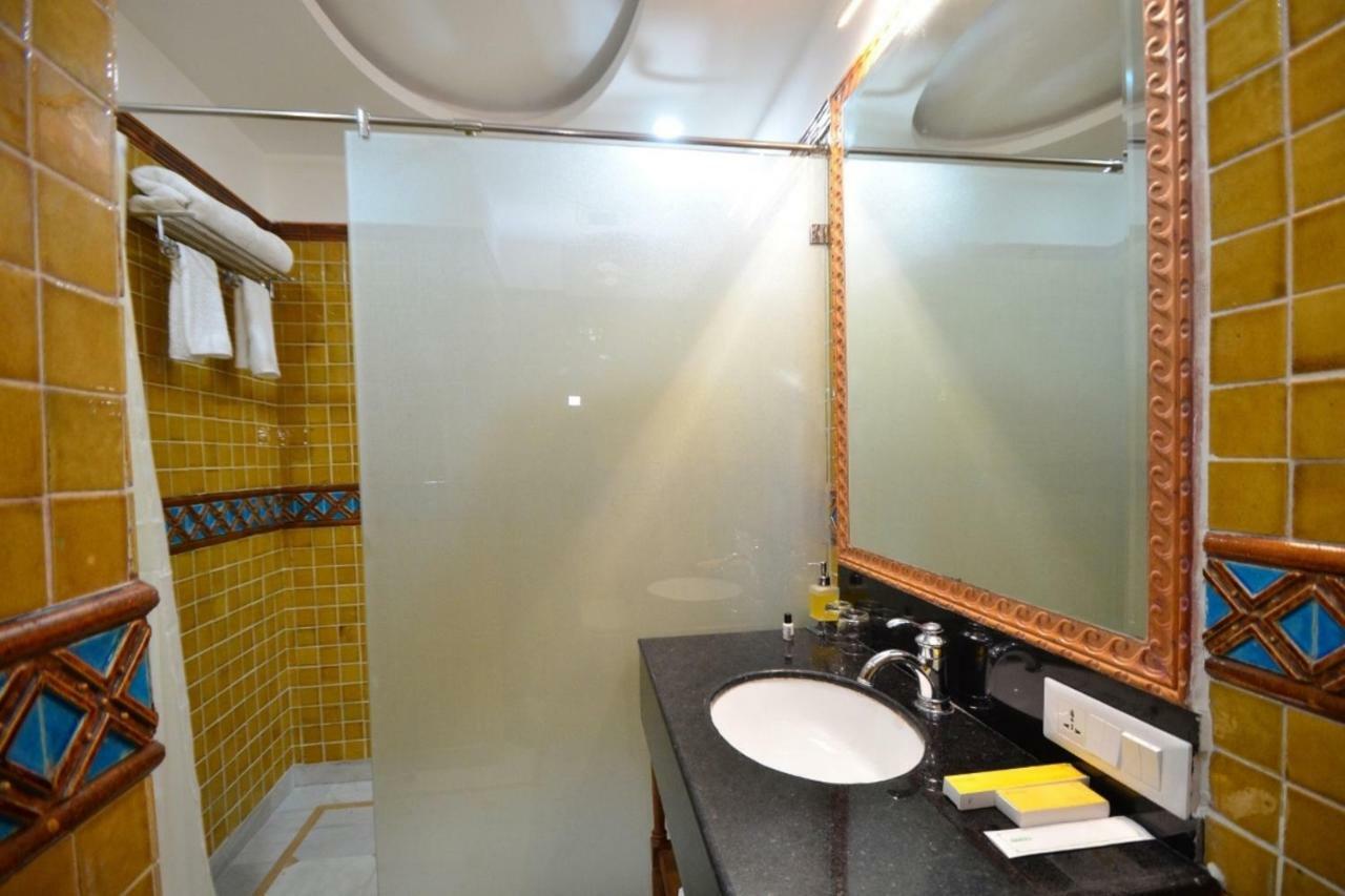Kapish Smart-all Pure Veg Hotel Jaipur