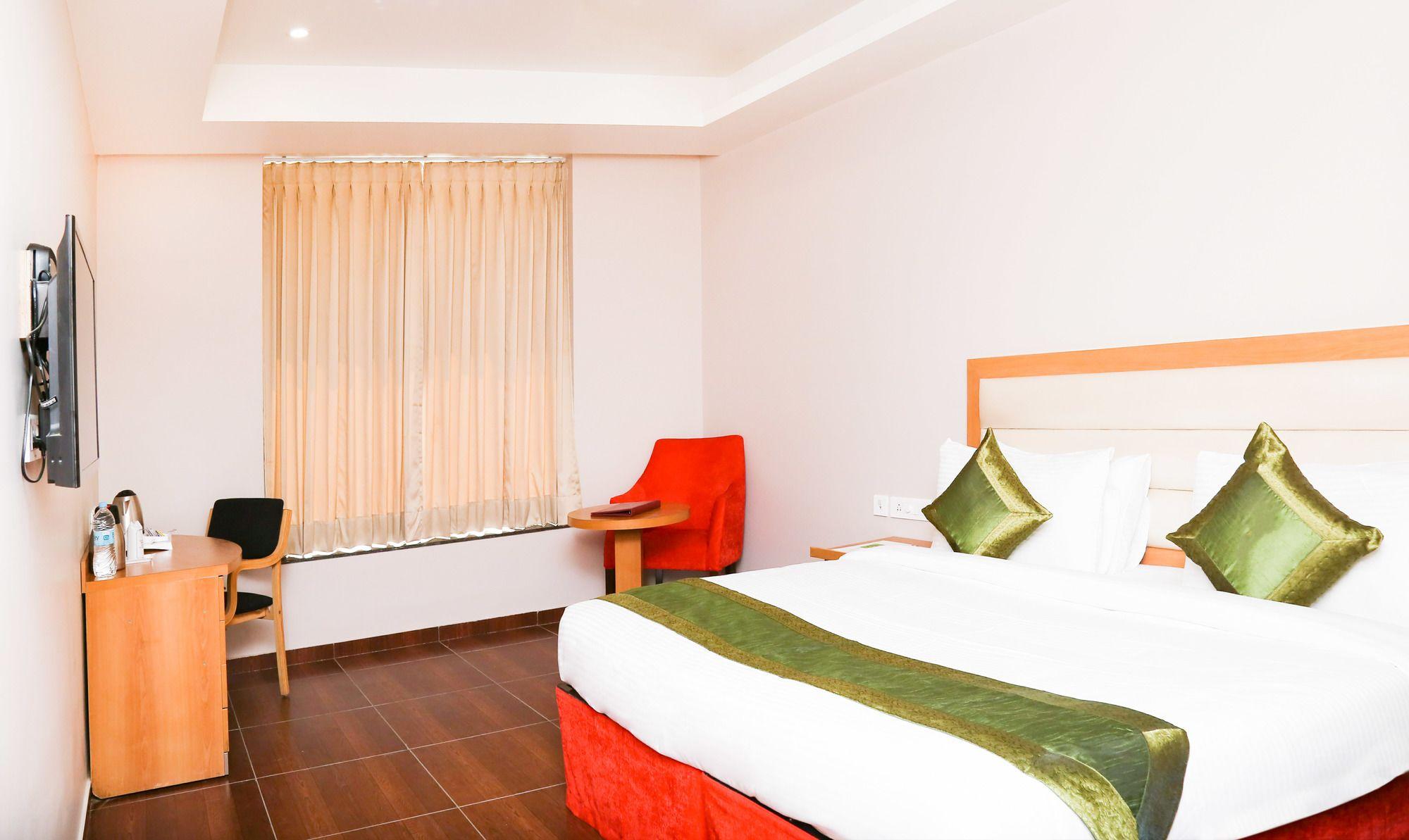 Hotel Treebo Trend Grand Mansarovar 3*