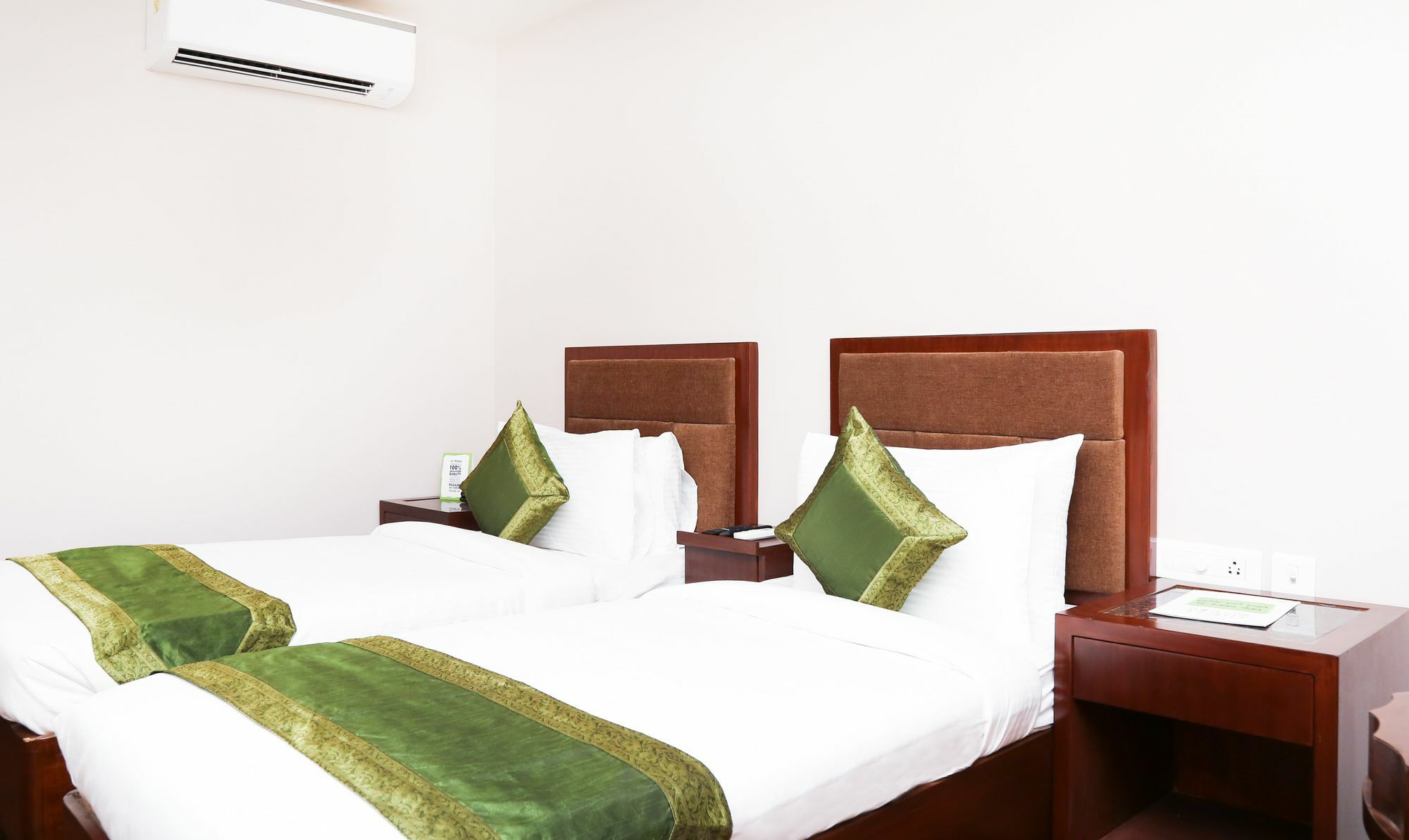Treebo Trend Grand Mansarovar Hotel 3*