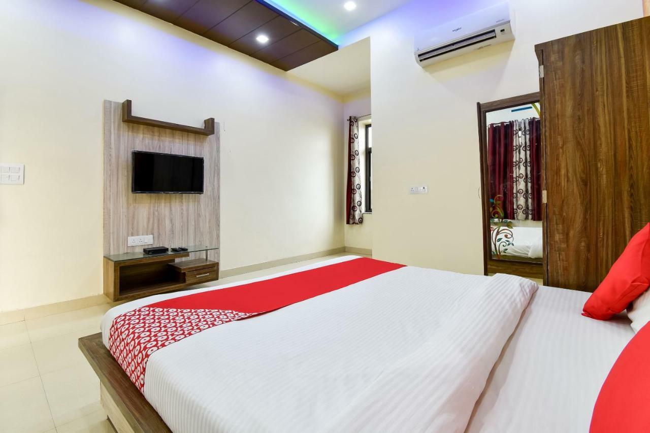 Hotel Oyo 44607 Glorious 3*