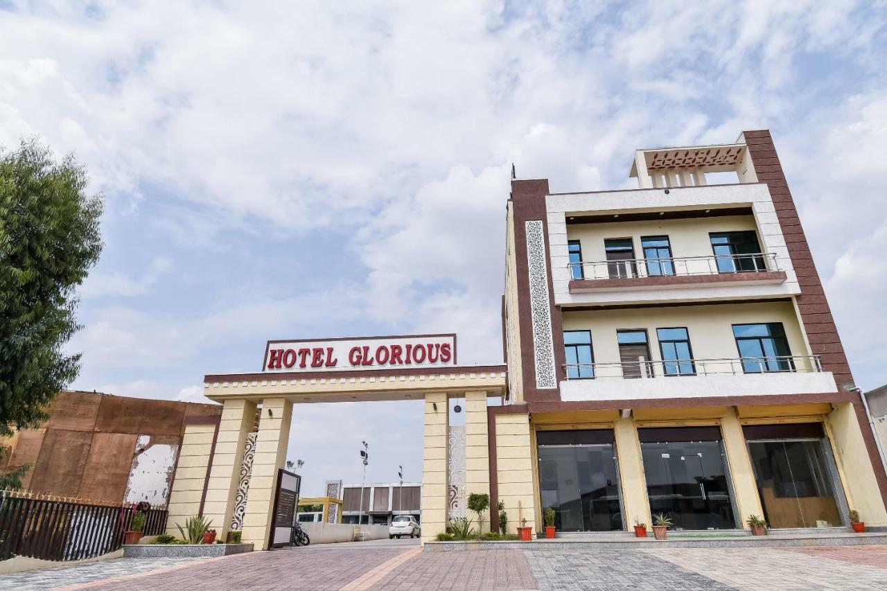 Oyo 44607 Glorious 3* Jaipur