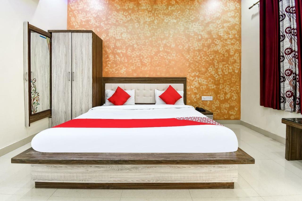 Oyo 44607 Glorious Hotel
