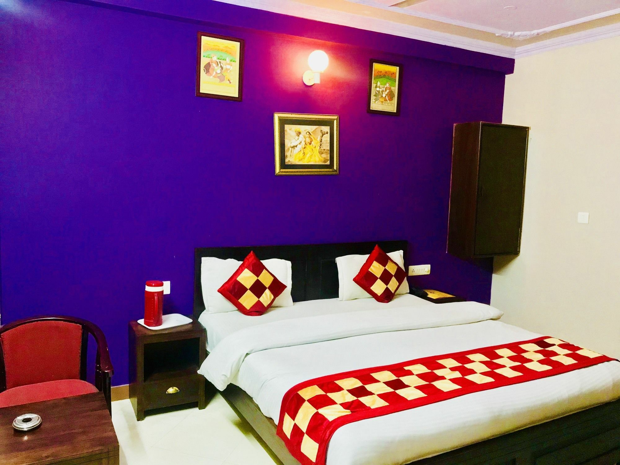 Hotel Classic Near Railway Station