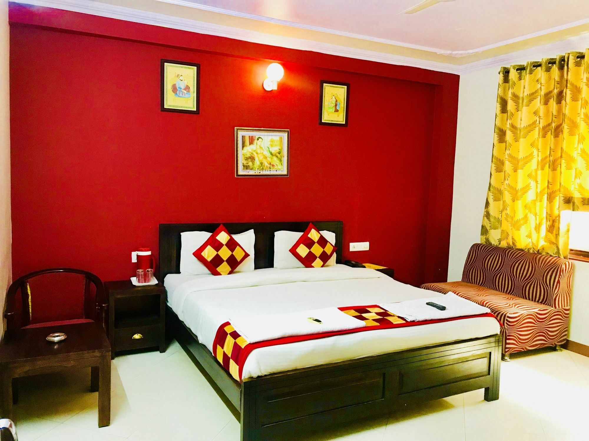 Classic Near Railway Station Hotel 3*