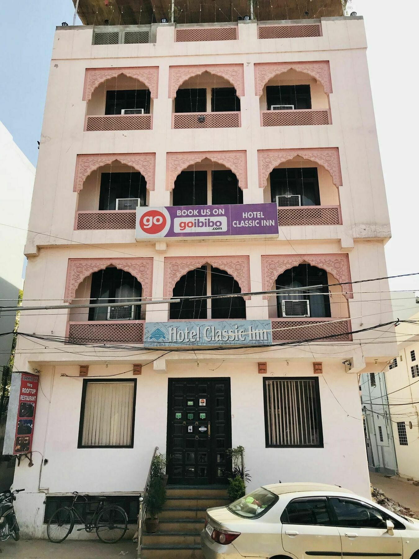 Classic Near Railway Station Hotel 3*