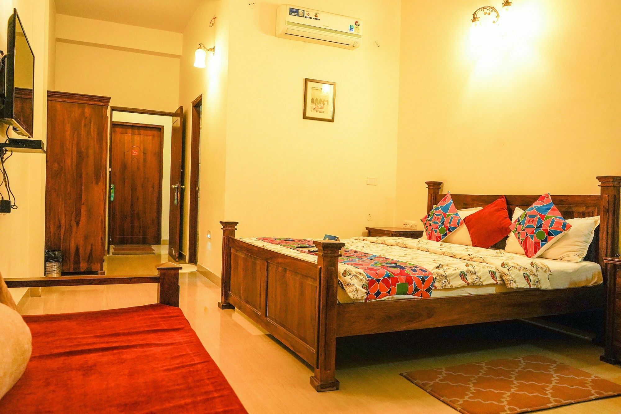 Hotel Raj Kothi Airport