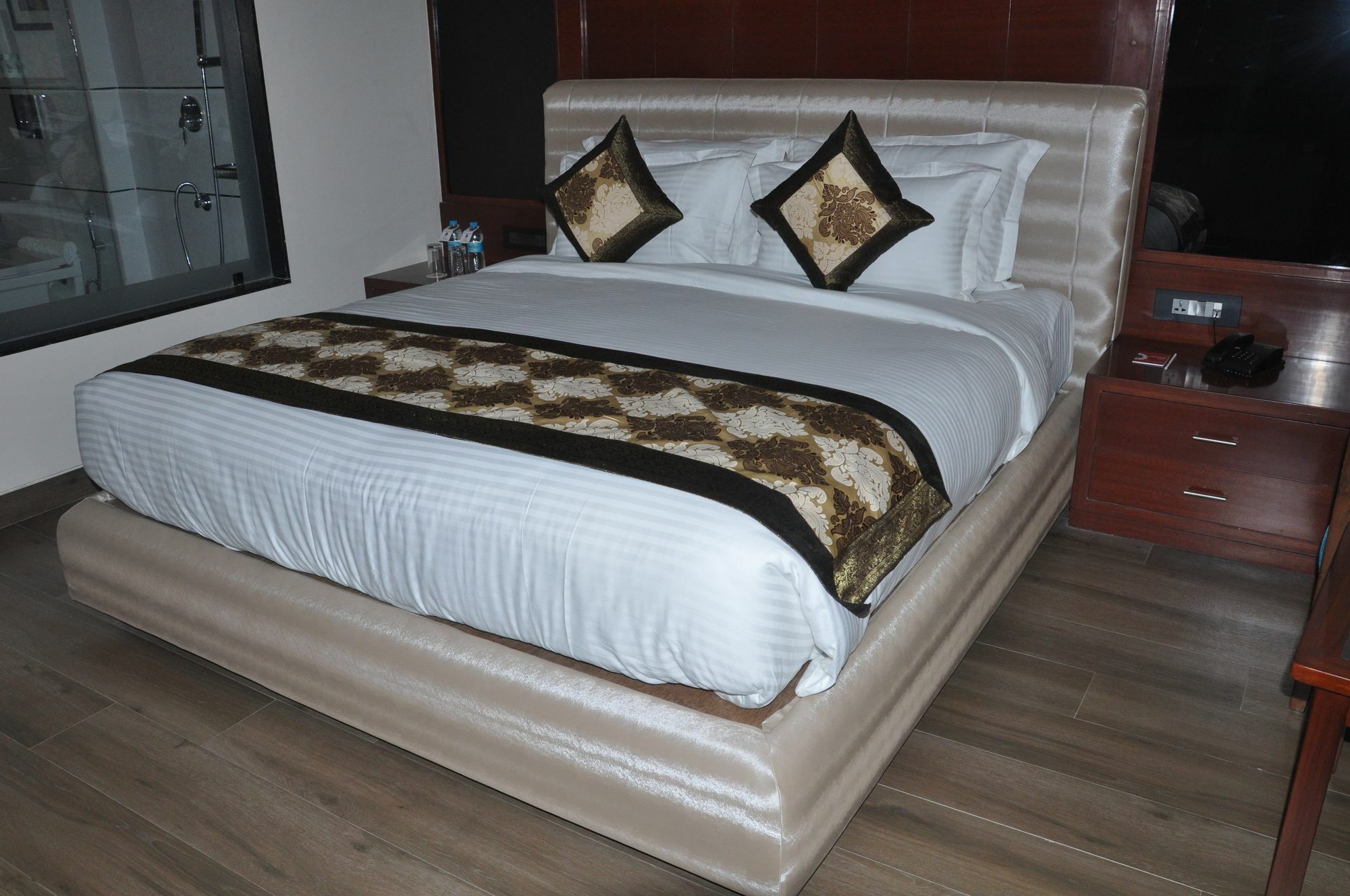 Hotel Clarks Inn,