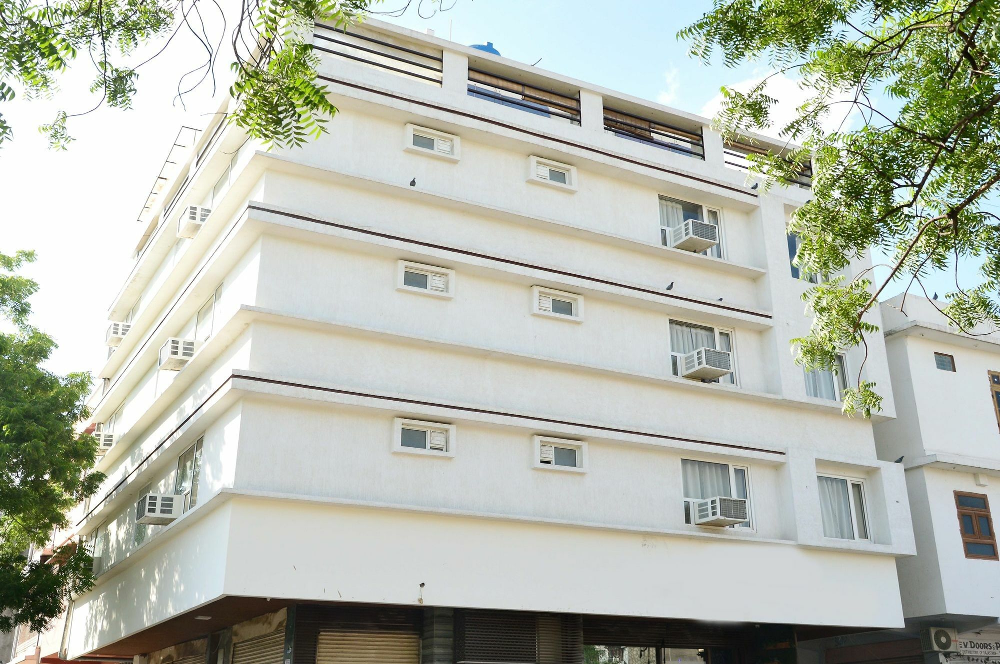 Oyo 6805 Near Collectorate Circle Hotel 3*