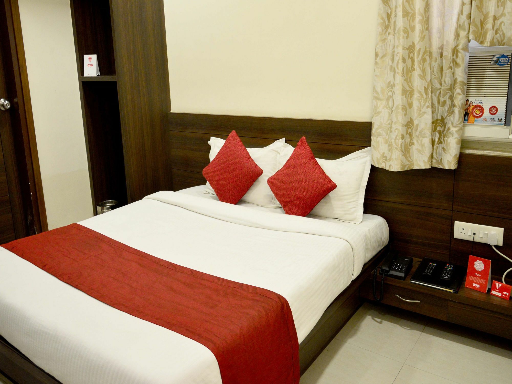 Oyo 6805 Near Collectorate Circle Hotel 3*