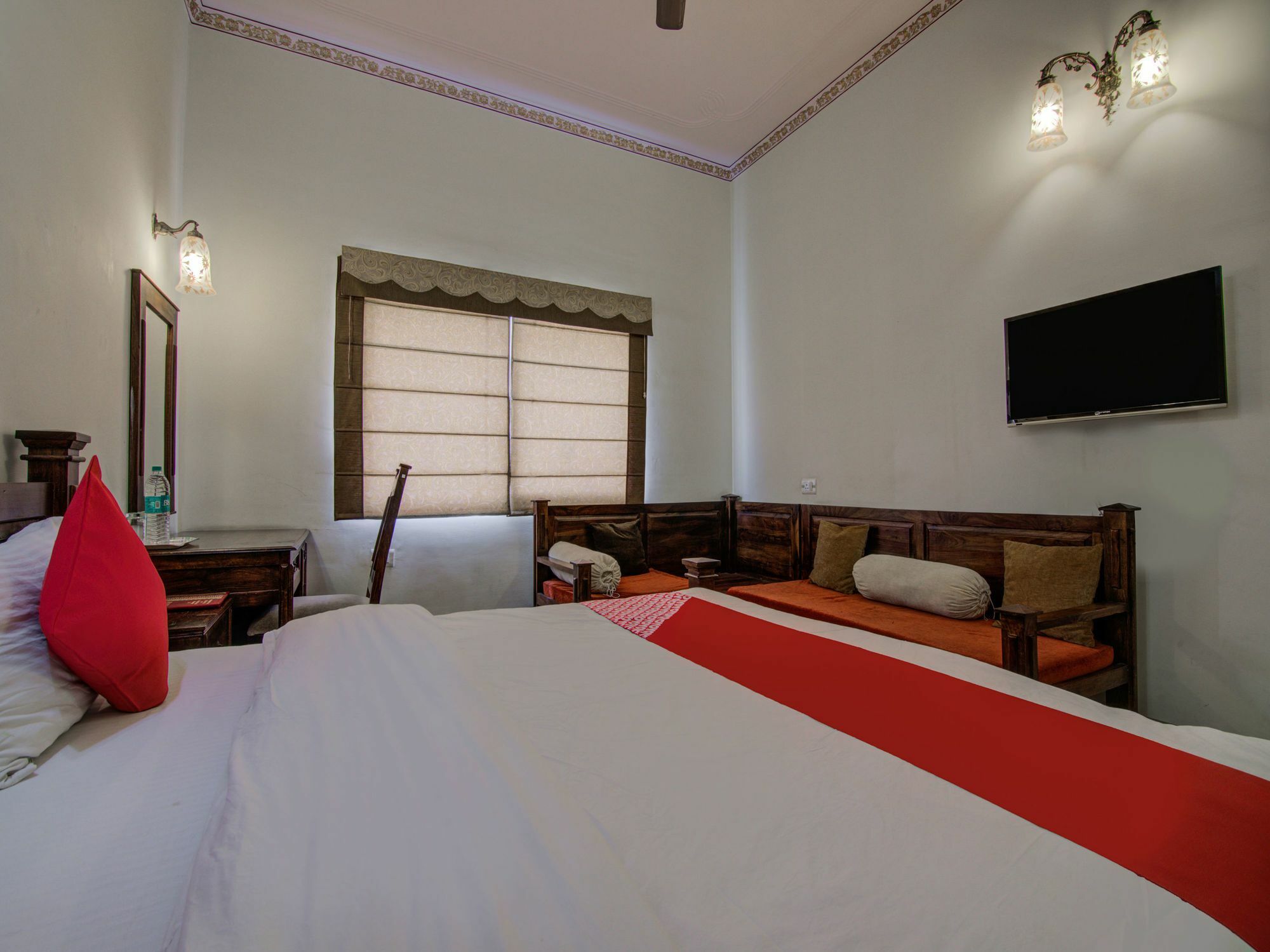 Raj Kothi Airport Hotel 3*