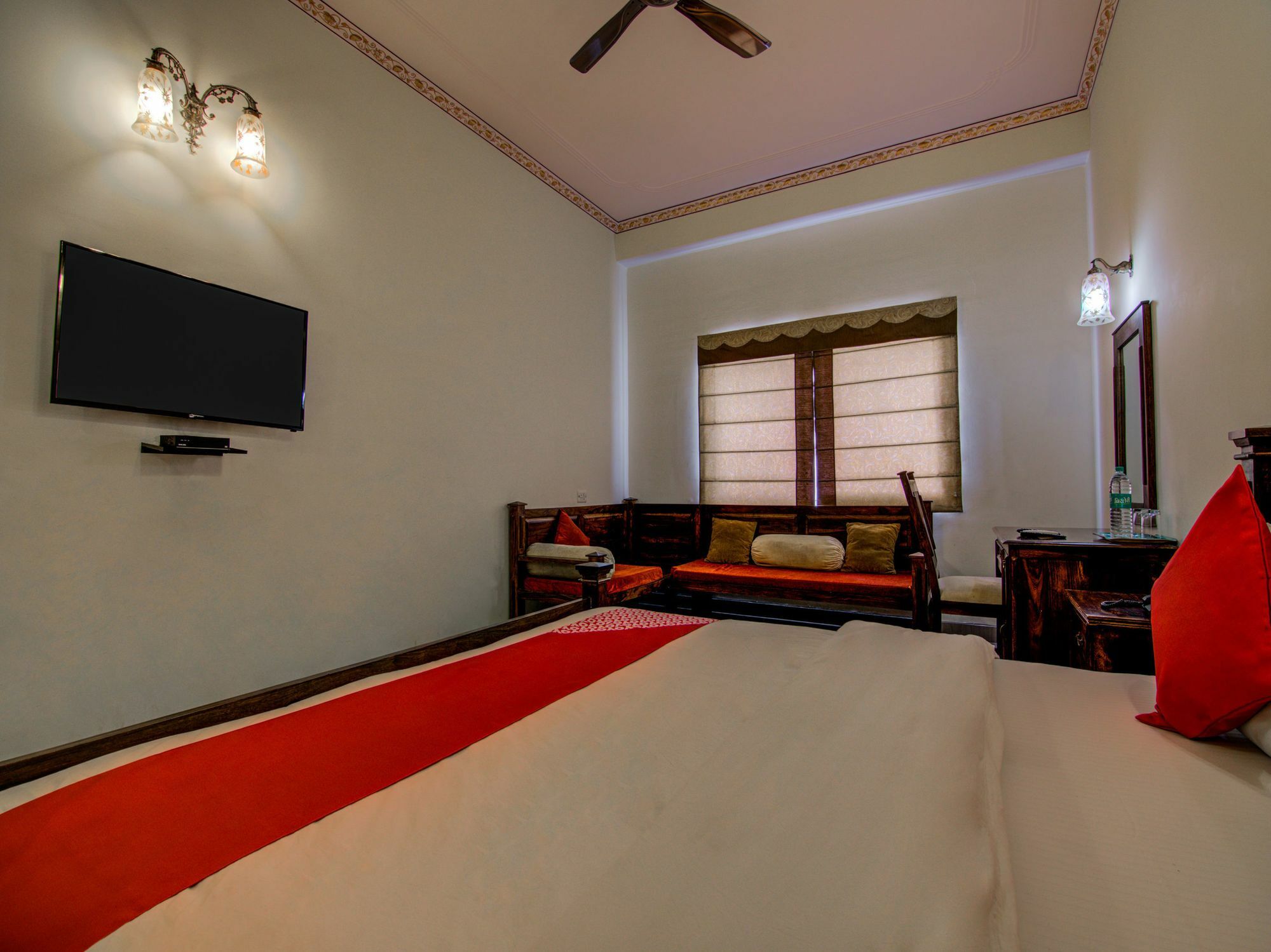 Raj Kothi Airport Hotel 3*